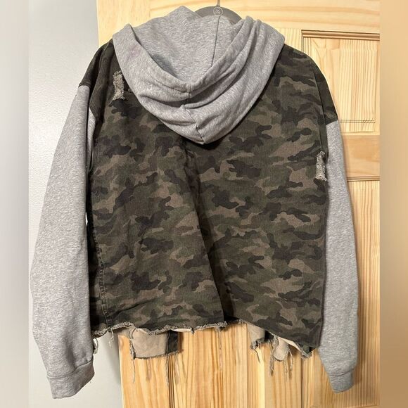 OPPI Boutique Camo Jean Jacket 2XL/3XL - Picture 2 of 7